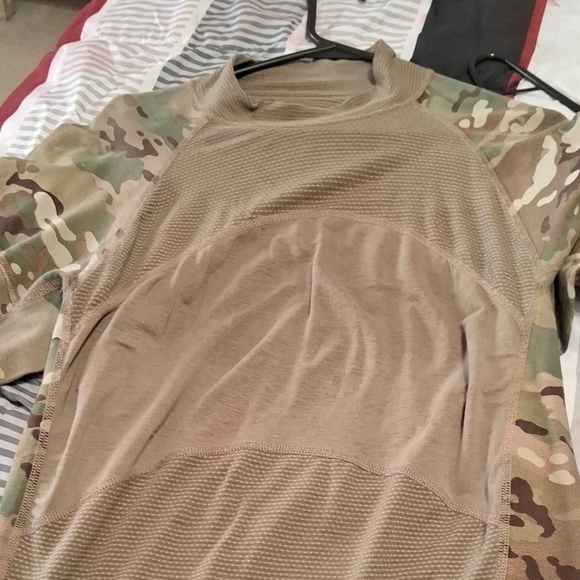 Source Unknown Other - Men's Army Camouflage Long Sleeve Shirt
